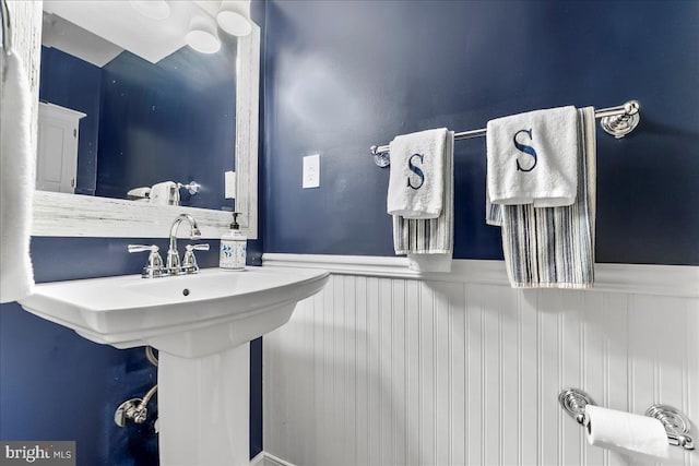 11 Georges Way, Glen Mills, PA 19342 - bathroom featuring wainscoting and a sink