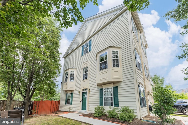 8226 Bates Rd, Lorton, VA 22079 - view of front facade