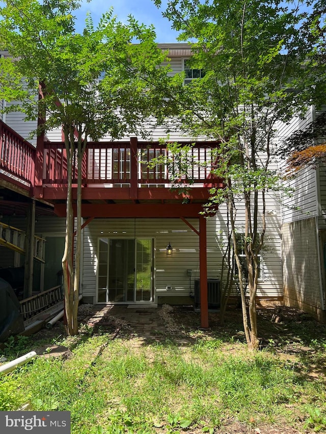 4407 Stanford Ct, Owings Mills, MD 21117 - back of house with a wooden deck