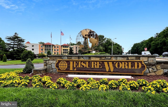 15101 Interlachen Dr Unit 1-126, Silver Spring, MD 20906 - view of community sign