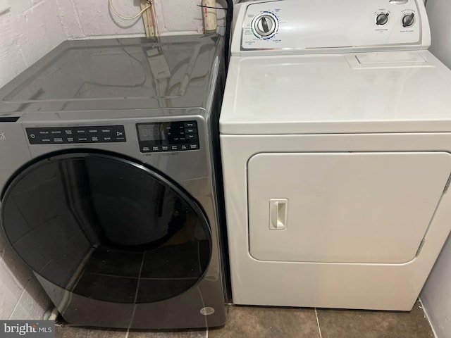 1233 Knightswood Rd, Baltimore, MD 21239 - washroom featuring washing machine and dryer