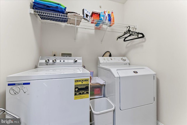4 Parkview Cir, Wayne, PA 19087 - laundry room with washer and clothes dryer