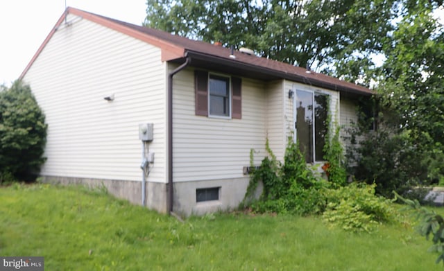 701 Tamarack Trl, Reading, PA 19607 - back of house with a lawn
