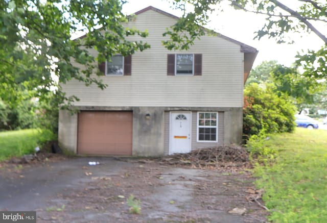 701 Tamarack Trl, Reading, PA 19607 - view of front of house with an attached garage and driveway
