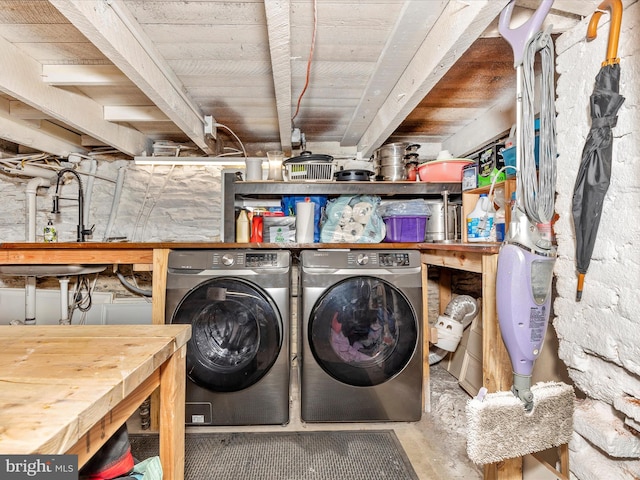 23 W 5th St, Frederick, MD 21701 - laundry area with washer and clothes dryer