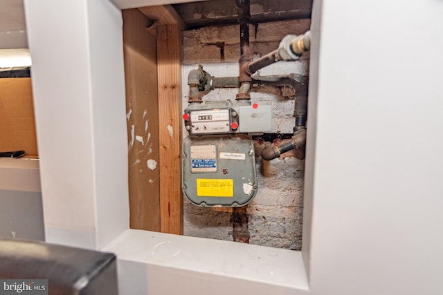 16 S Kresson St, Baltimore, MD 21224 - utility room featuring gas meter
