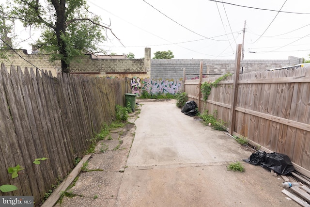 16 S Kresson St, Baltimore, MD 21224 - fenced backyard featuring a patio area