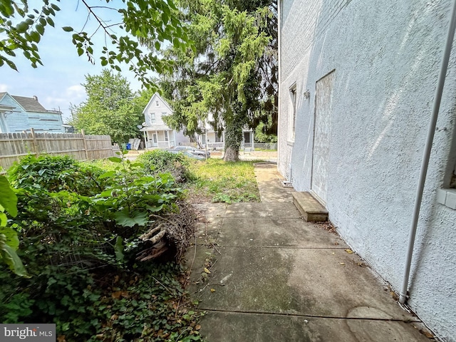 631 Saint Anns Ave, Baltimore, MD 21218 - view of yard