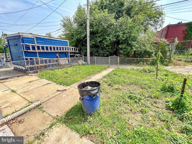 631 Saint Anns Ave, Baltimore, MD 21218 - view of yard