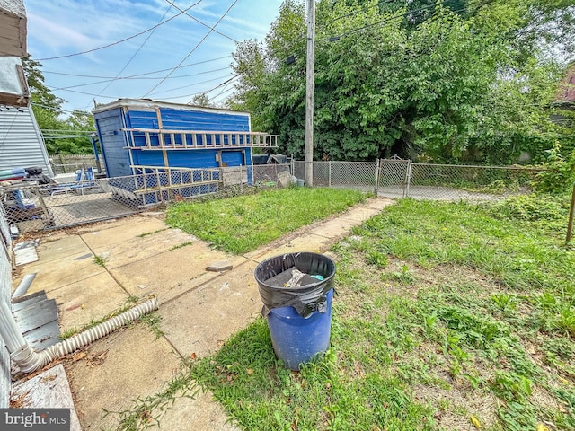 631 Saint Anns Ave, Baltimore, MD 21218 - view of yard featuring an outbuilding