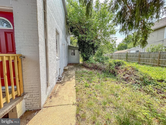 631 Saint Anns Ave, Baltimore, MD 21218 - view of yard