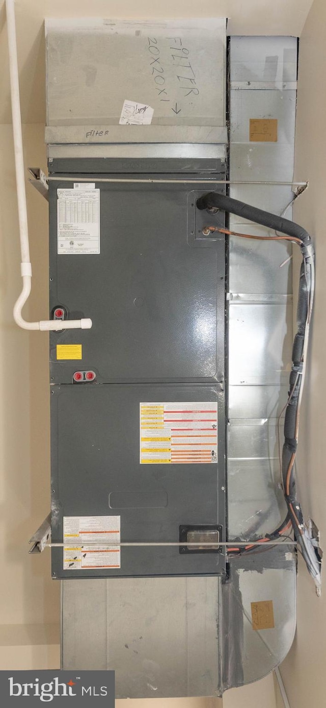 3923 Fairview Ave, Baltimore, MD 21216 - utilities featuring heating unit