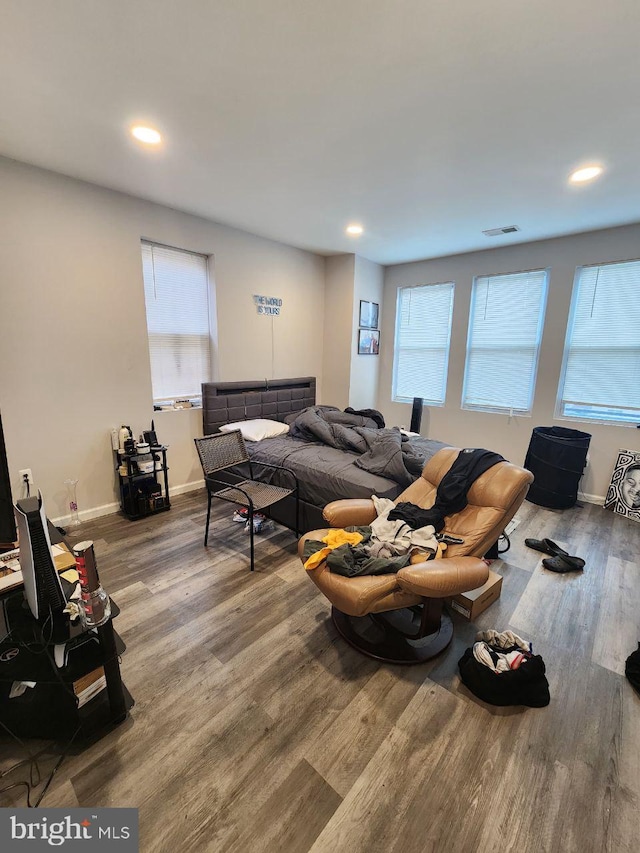 7034 N Broad St, Philadelphia, PA 19126 - living area featuring wood finished floors and recessed lighting