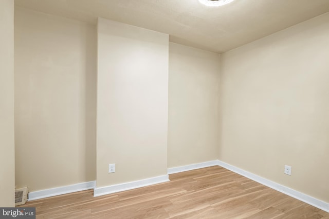 409 N Franklin St, Wilmington, DE 19805 - spare room featuring light wood finished floors and baseboards