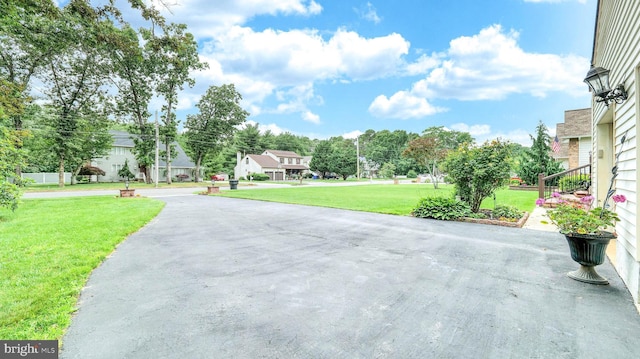 32 Lakeshore Dr, Hammonton, NJ 08037 - view of asphalt road