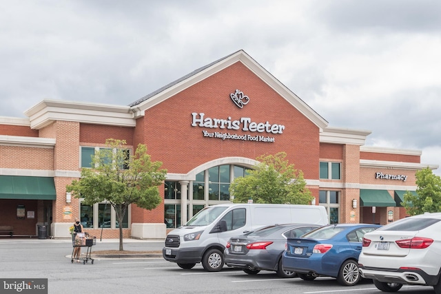 43561 Michigan Sq, Leesburg, VA 20176 - view of commercial property featuring uncovered parking
