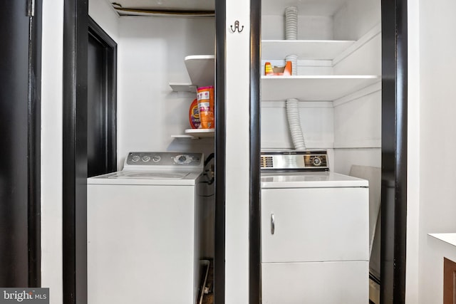 128 E Main St, Palmyra, PA 17078 - laundry area with washing machine and dryer