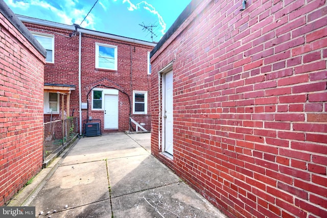 4316 Shamrock Ave, Baltimore, MD 21206 - view of patio / terrace