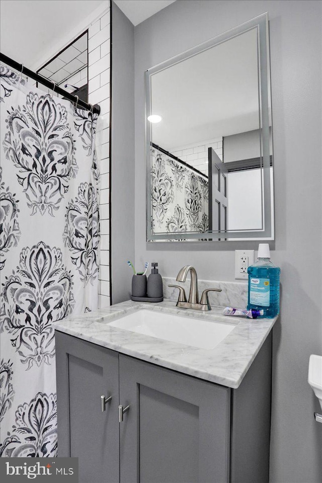 553 Wunder St Fl 1St, Reading, PA 19602 - bathroom featuring vanity and a shower with curtain