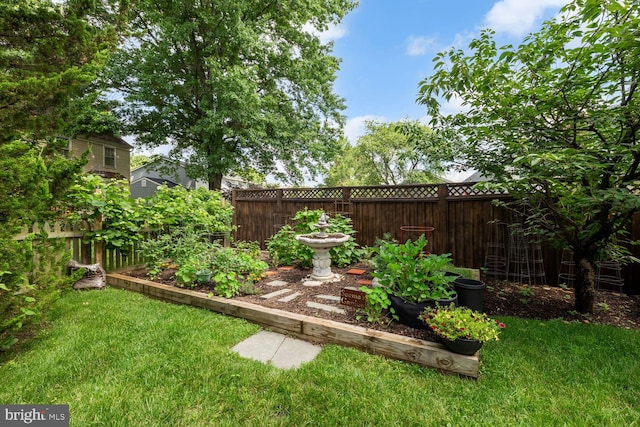8327 Fran Ct, Lorton, VA 22079 - view of yard