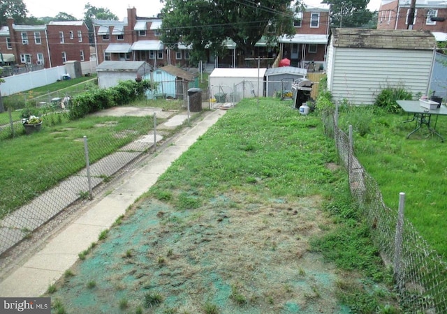 3642 Clarenell Rd, Baltimore, MD 21229 - view of yard featuring a residential view