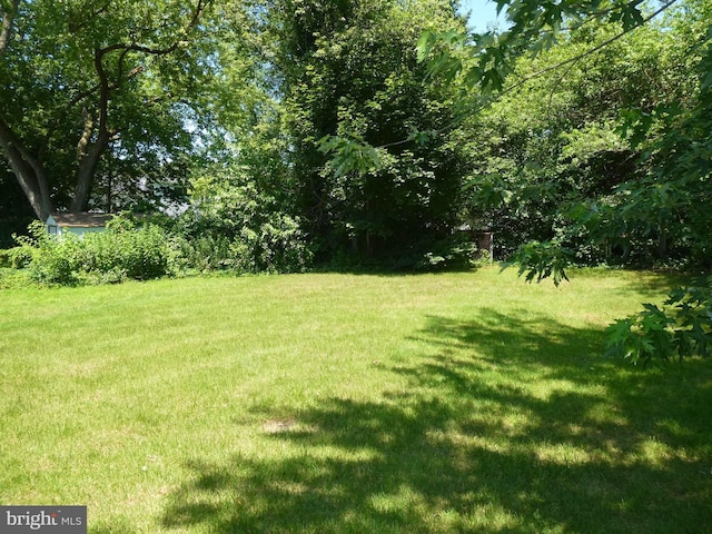 2 Pineview, Berlin, NJ 08009 - view of grassy yard