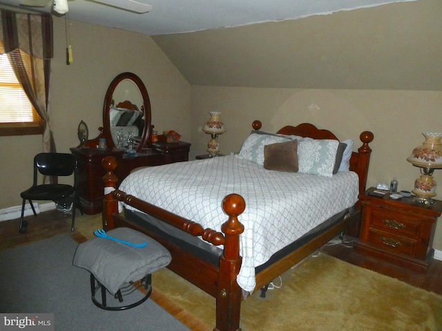 2 Pineview, Berlin, NJ 08009 - bedroom with vaulted ceiling and baseboards