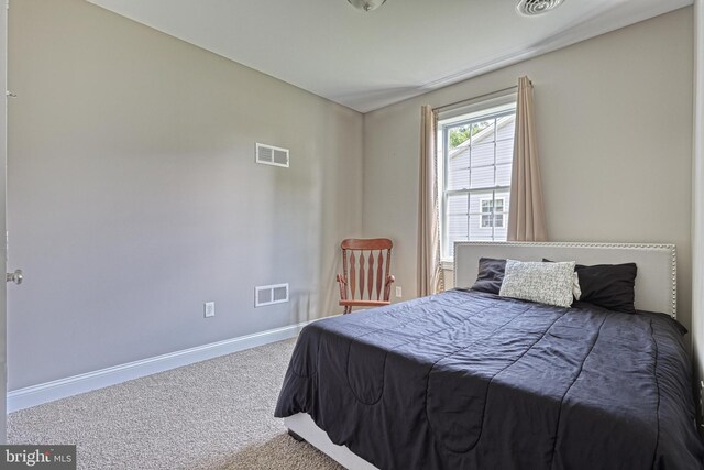 910 Cavalry St, Carlisle, PA 17013 - carpeted bedroom with baseboards