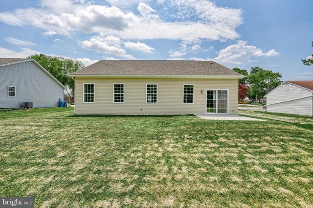 910 Cavalry St, Carlisle, PA 17013 - rear view of property with a patio and a lawn