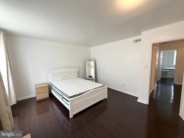 1611 S 28th St, Philadelphia, PA 19145 - bedroom with wood finished floors and baseboards