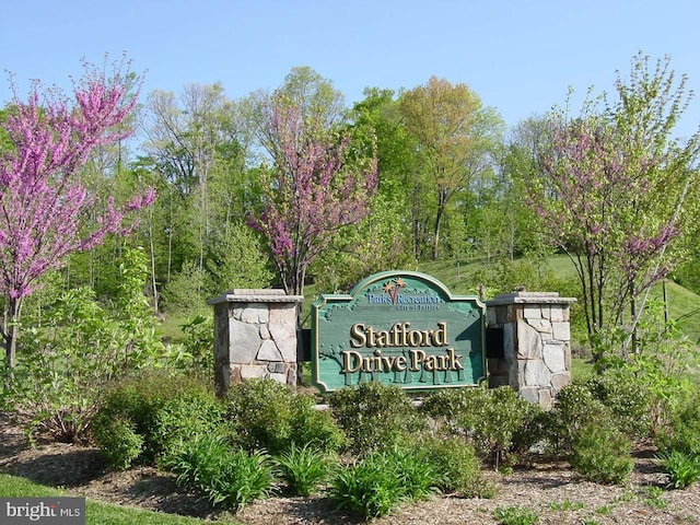 3221 Adams Ct, Fairfax, VA 22030 - view of community / neighborhood sign