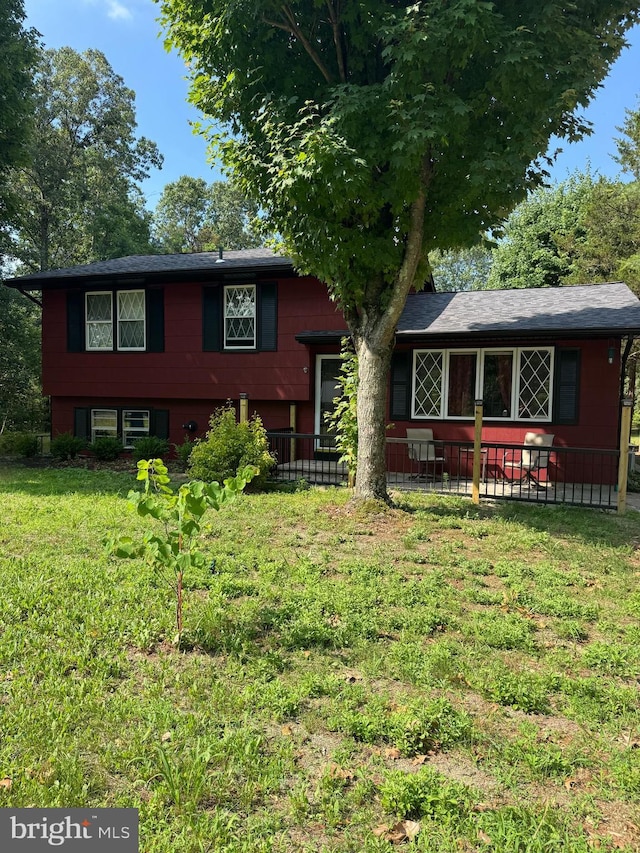 960 S Grand St, Hammonton, NJ 08037 - tri-level home featuring a front yard