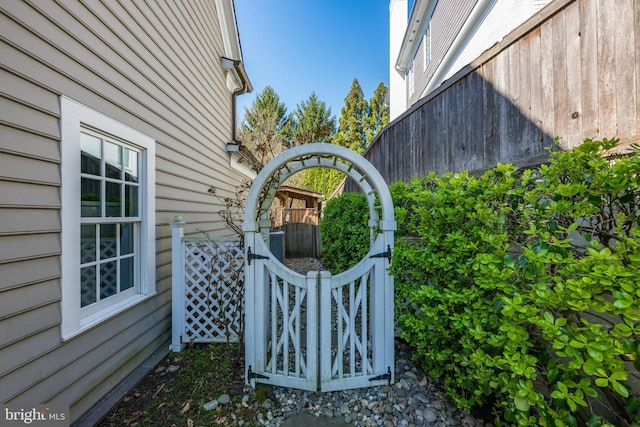 2950 Chain Bridge Rd NW, Washington, DC 20016 - exterior view of a gate