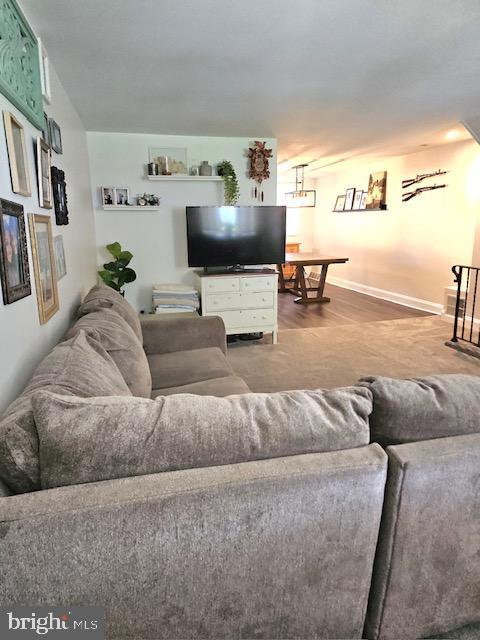 43 Briarcliffe Rd, Glenolden, PA 19036 - view of living room