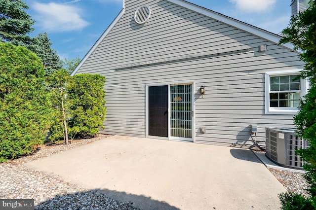 3217 Garfield Ave, Reading, PA 19605 - back of property featuring a patio area