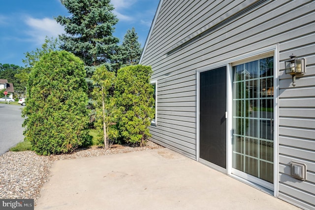 3217 Garfield Ave, Reading, PA 19605 - view of patio / terrace