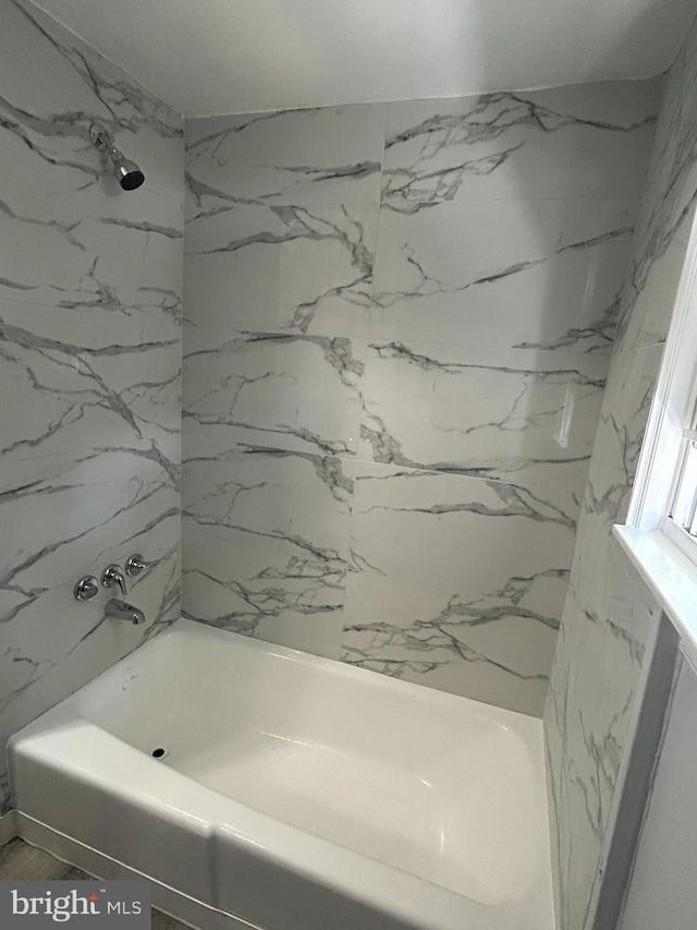 217 Washington St, Trenton, NJ 08611 - bathroom with shower / bath combination