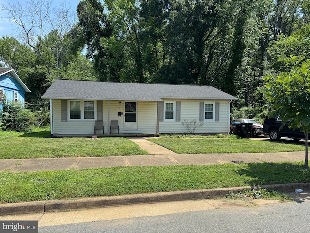 404 Newell St, Fredericksburg, VA 22401 - ranch-style home featuring a front lawn and a porch
