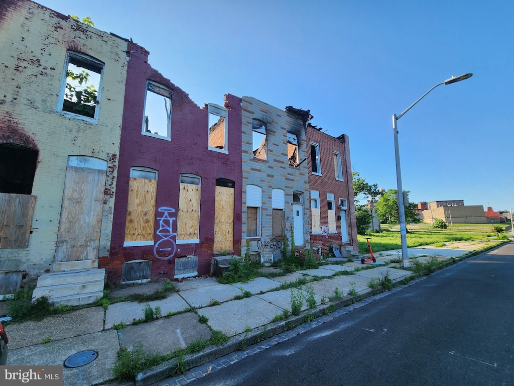 1837 N Chester St, Baltimore, MD 21213 - view of property featuring entry steps