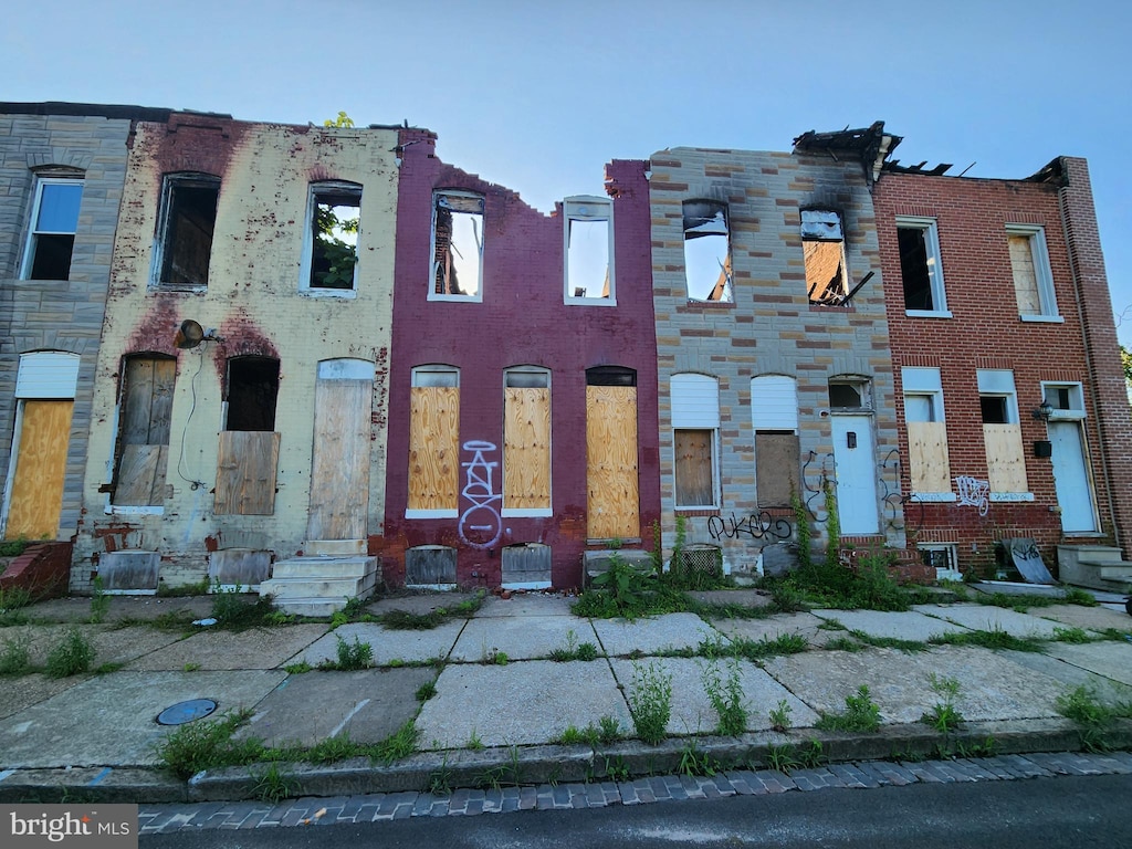 1837 N Chester St, Baltimore, MD 21213 - townhome / multi-family property featuring entry steps