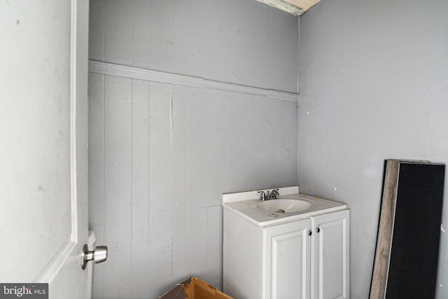 3266 Kensington Ave, Philadelphia, PA 19134 - bathroom featuring vanity