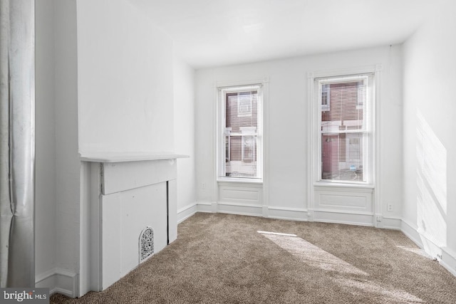 539 Fernon St, Philadelphia, PA 19148 - unfurnished living room with carpet