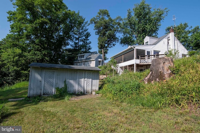 1119 Summit Ave, Front Royal, VA 22630 - view of green lawn featuring a sunroom and a storage shed