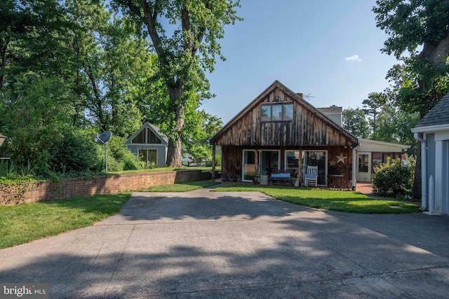 1119 Summit Ave, Front Royal, VA 22630 - view of front of property featuring a porch and a front yard