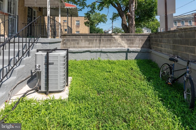 4917 Pembridge Ave, Baltimore, MD 21215 - view of fenced yard