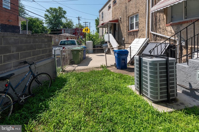 4917 Pembridge Ave, Baltimore, MD 21215 - view of yard