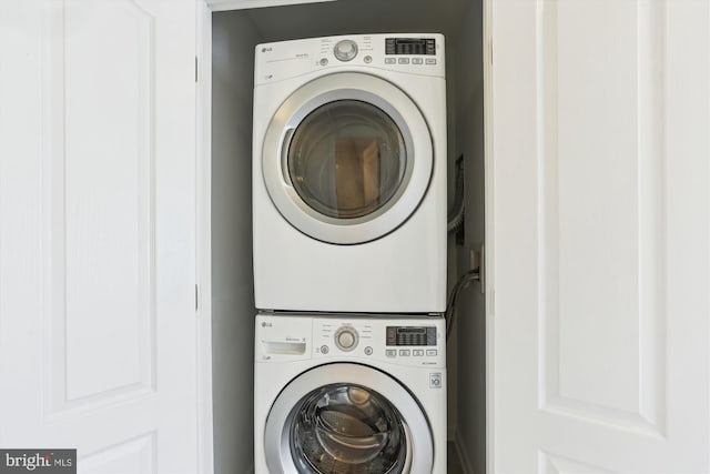 12814 Sutherby Ln, Germantown, MD 20874 - laundry room with stacked washer and clothes dryer