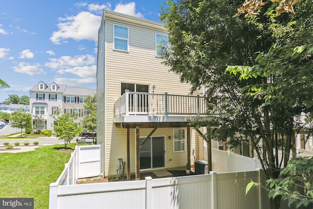 12814 Sutherby Ln, Germantown, MD 20874 - rear view of house