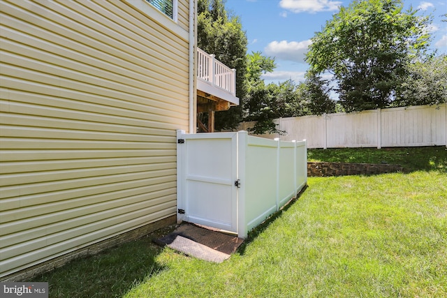12814 Sutherby Ln, Germantown, MD 20874 - view of yard