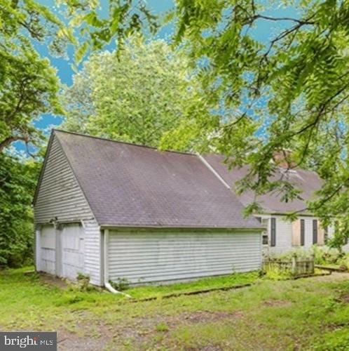 23 Nelson Ridge Rd, Princeton, NJ 08540 - view of property exterior with a garage